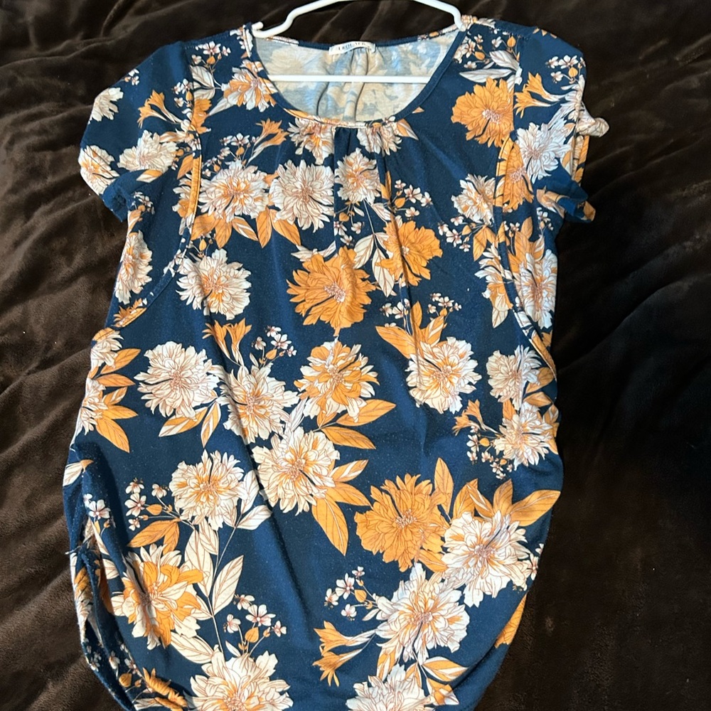 Floral short sleeve nursing top